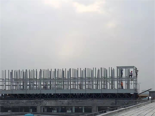 广州嘉裕太阳城广场冷却塔施工现场图